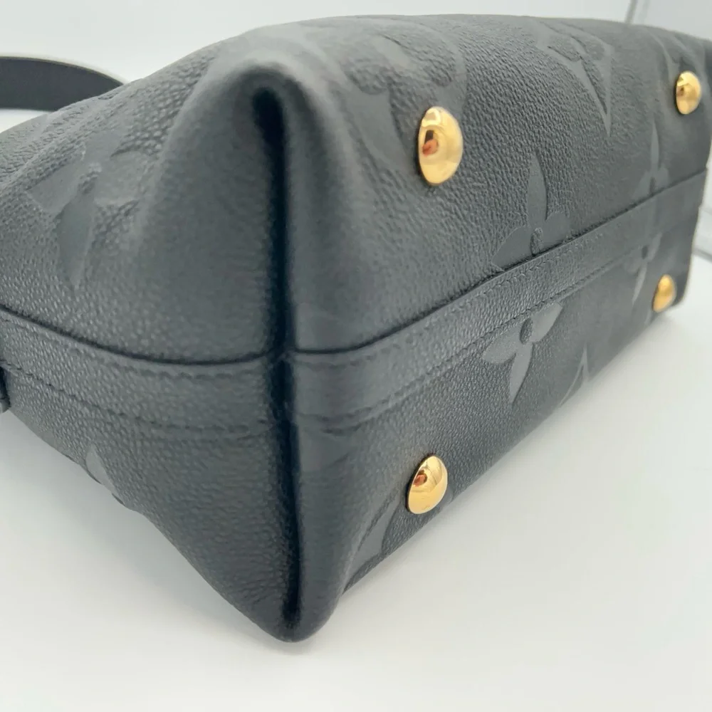Louis Vuitton CarryAll PM in Black Monogram Empriente! Pristine condition! 🖤😍